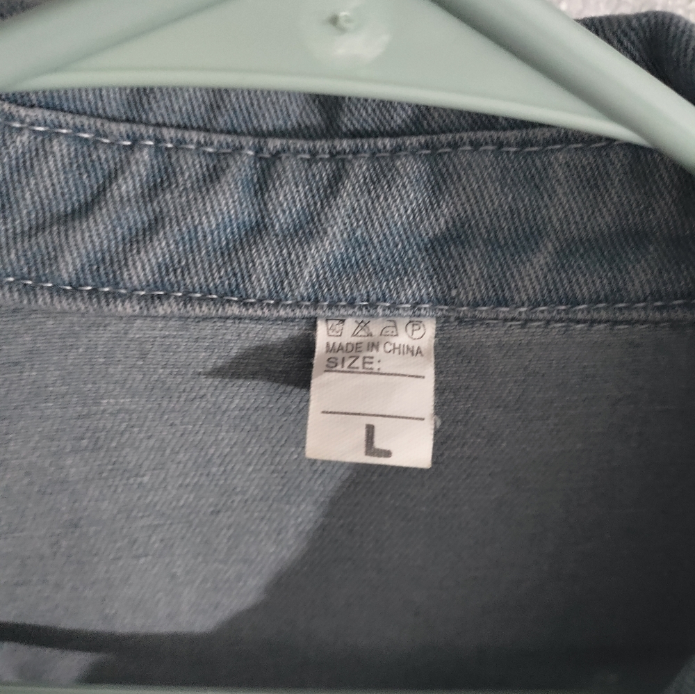 Large Jean Jacket - Picture 4 of 7